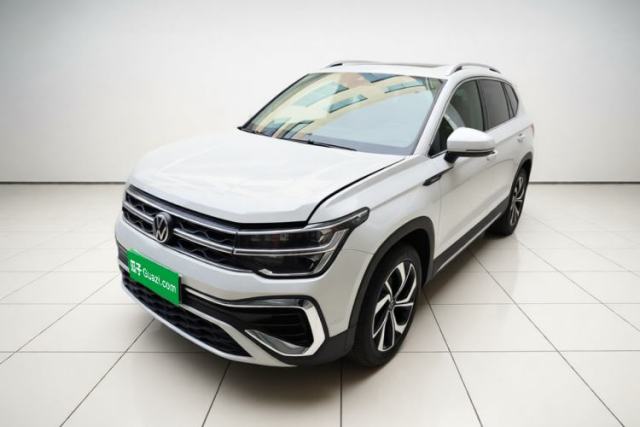 Ojetý Volkswagen Tharu 2023 300TSI Two-Wheel-Drive Full Moon Edition
