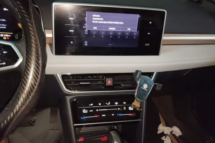 Used Volkswagen Tharu 2023 300TSI Two-Wheel-Drive Moonlight Edition Audio And AC Panel