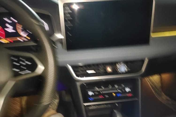 Used Volkswagen Tharu 2023 300TSI Two-Wheel-Drive Full Moon Edition Audio And AC Panel