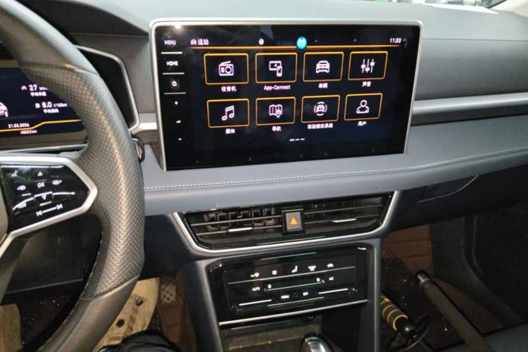 Used Volkswagen Tharu 2023 300TSI Two-Wheel-Drive Full Moon Edition Audio And AC Panel