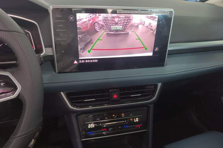 Used Volkswagen Tharu 2023 300TSI Two-Wheel-Drive Full Moon Edition Audio And AC Panel