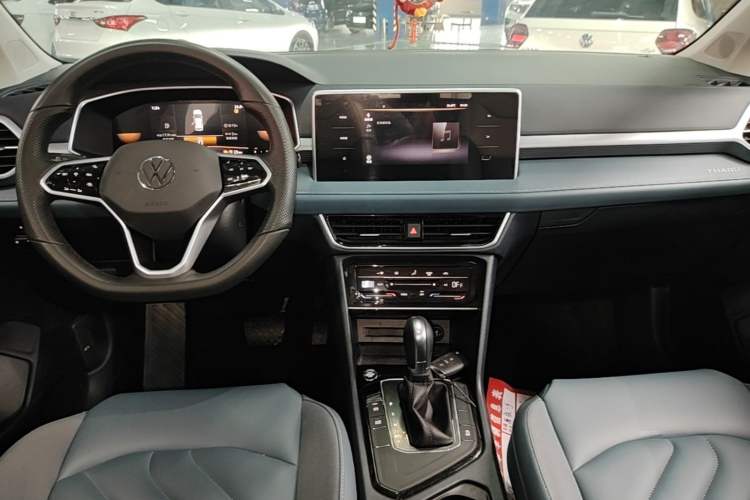Used Volkswagen Tharu 2023 300TSI Two-Wheel-Drive Moonlight Edition Audio And AC Panel