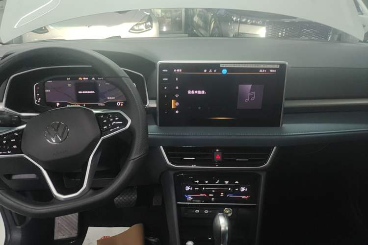 Used Volkswagen Tharu 2023 300TSI Two-Wheel-Drive Full Moon Edition Audio And AC Panel