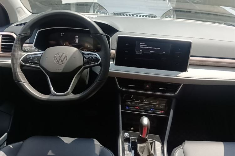 Used Volkswagen Tharu 2023 300TSI Two-Wheel-Drive Moonlight Edition Center Console