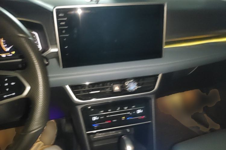 Used Volkswagen Tharu 2023 300TSI Two-Wheel-Drive Full Moon Edition Center Console