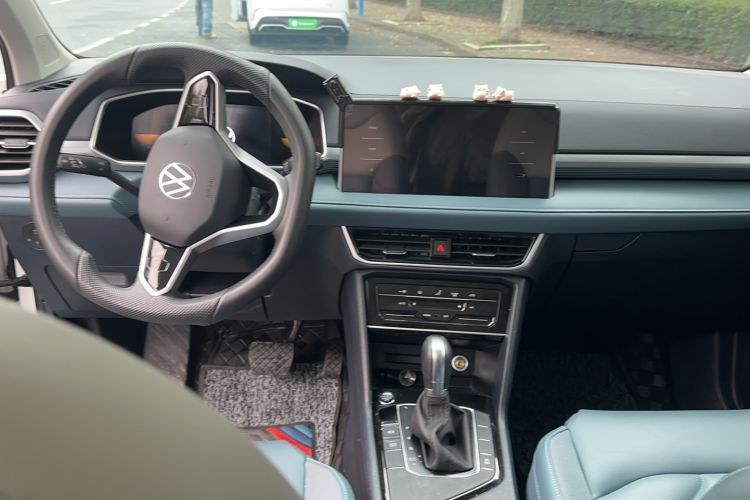 Used Volkswagen Tharu 2023 300TSI Two-Wheel-Drive Moonlight Edition
