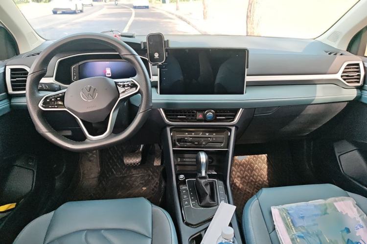 Used Volkswagen Tharu 2023 300TSI Two-Wheel-Drive Full Moon Edition Center Console