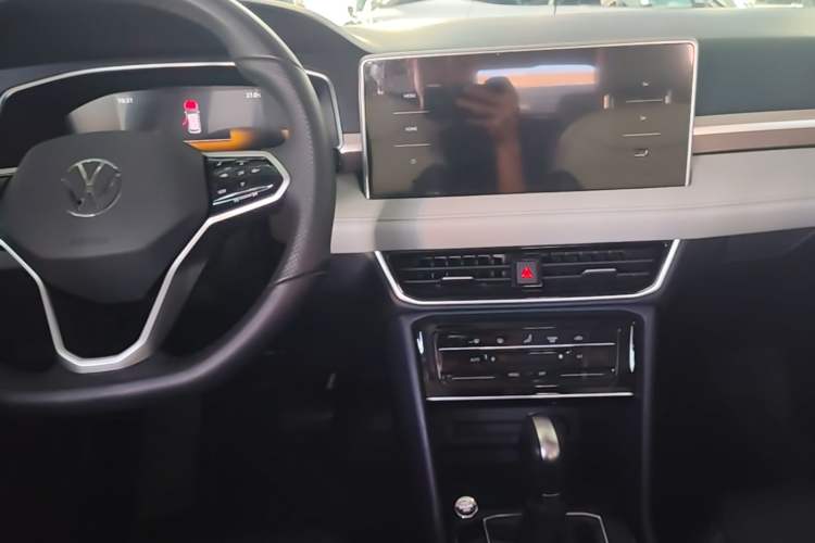 Used Volkswagen Tharu 2023 300TSI Two-Wheel-Drive Moonlight Edition Center Console