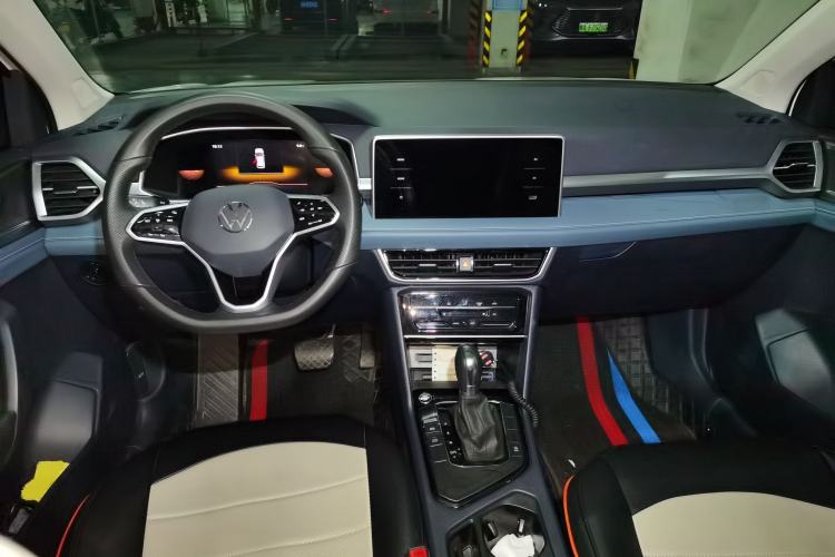 Used Volkswagen Tharu 2023 300TSI Two-Wheel-Drive Moonlight Edition Center Console