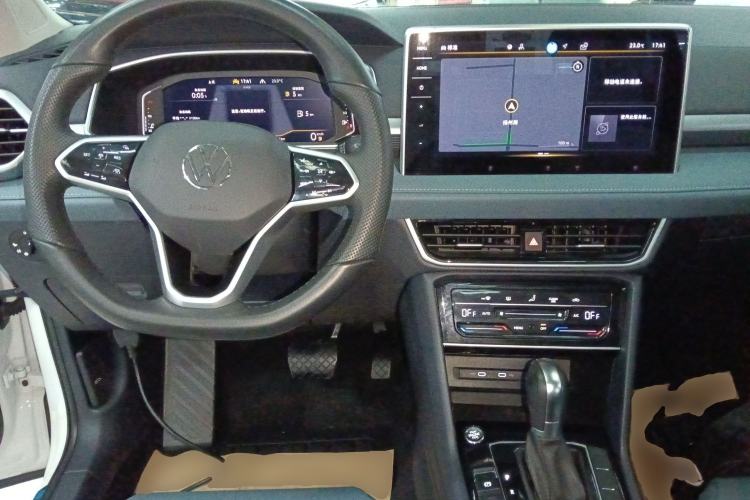 Used Volkswagen Tharu 2023 300TSI Two-Wheel-Drive Full Moon Edition Center Console