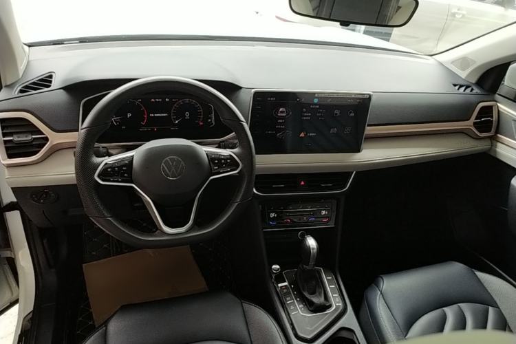 Used Volkswagen Tharu 2023 300TSI Two-Wheel-Drive Full Moon Edition Center Console