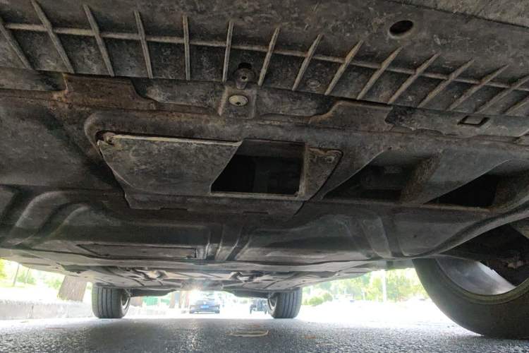 Used Volkswagen Tharu 2023 300TSI Two-Wheel-Drive Full Moon Edition Chassis Front