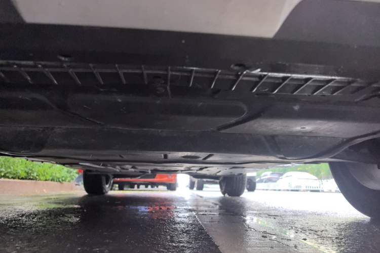 Used Volkswagen Tharu 2023 300TSI Two-Wheel-Drive Full Moon Edition Chassis Front