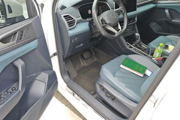 Used Volkswagen Tharu 2023 300TSI Two-Wheel-Drive Full Moon Edition Driver Seat