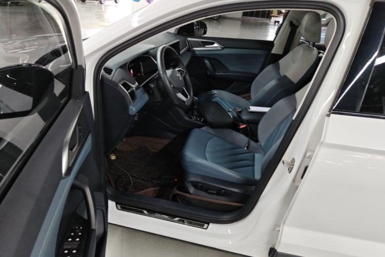 Used Volkswagen Tharu 2023 300TSI Two-Wheel-Drive Full Moon Edition Driver Seat