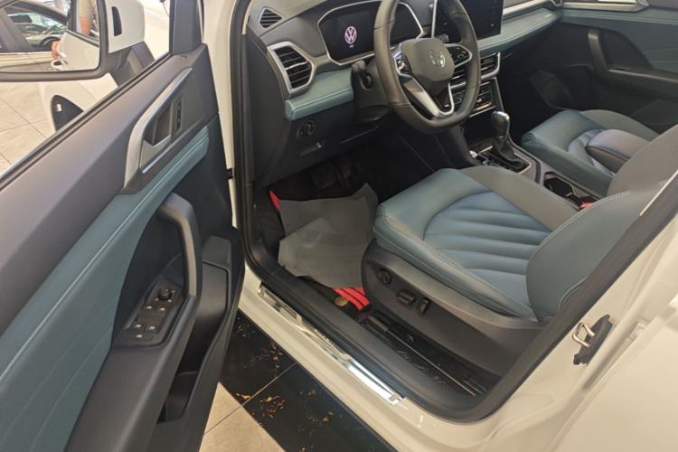 Used Volkswagen Tharu 2023 300TSI Two-Wheel-Drive Moonlight Edition Driver Seat