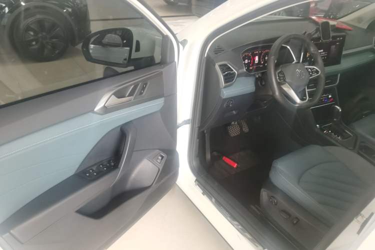 Used Volkswagen Tharu 2023 300TSI Two-Wheel-Drive Full Moon Edition Driver Seat