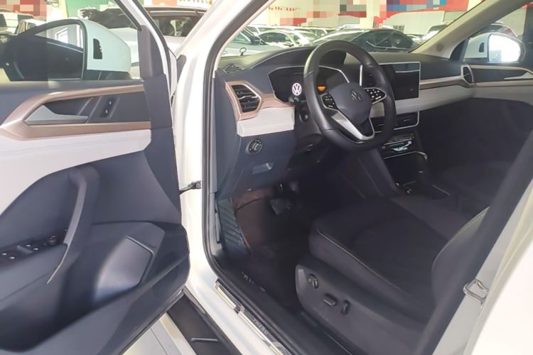 Used Volkswagen Tharu 2023 300TSI Two-Wheel-Drive Moonlight Edition Driver Seat