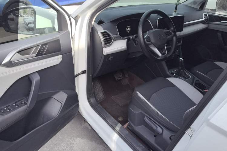 Used Volkswagen Tharu 2023 300TSI Two-Wheel-Drive Crescent Edition Driver Seat