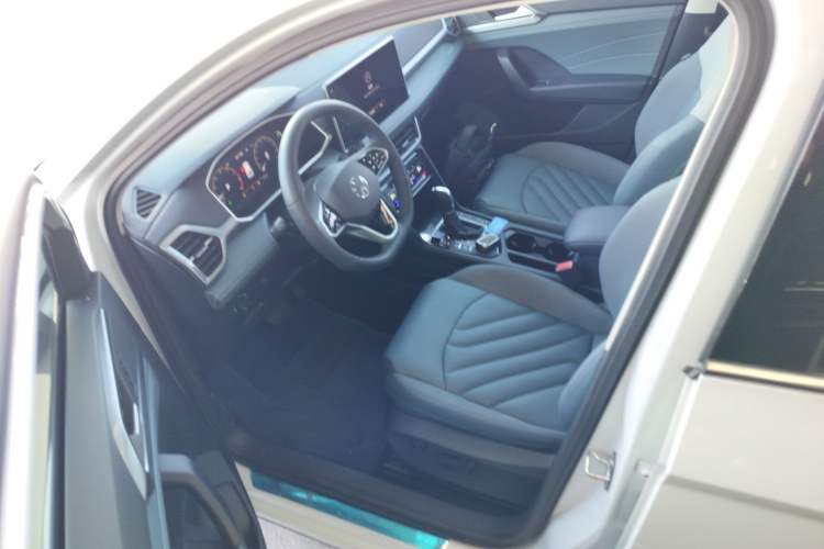 Used Volkswagen Tharu 2023 300TSI Two-Wheel-Drive Full Moon Edition Driver Seat