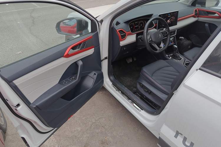 Used Volkswagen Tharu 2023 300TSI Two-Wheel-Drive Moon Luxury Edition Driver Seat