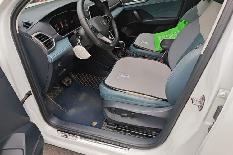Used Volkswagen Tharu 2023 300TSI Two-Wheel-Drive Moonlight Edition Driver Seat