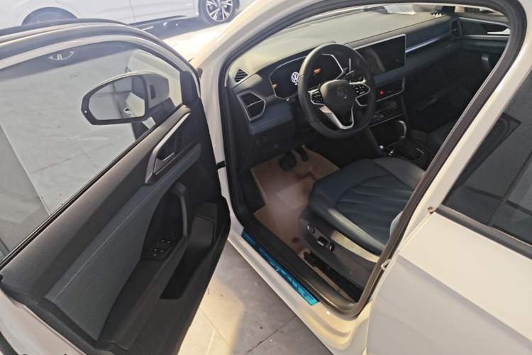 Used Volkswagen Tharu 2023 300TSI Two-Wheel-Drive Moonlight Edition Driver Seat