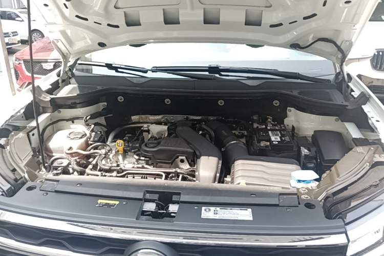 Used Volkswagen Tharu 2023 300TSI Two-Wheel-Drive Moonlight Edition Engine Bay