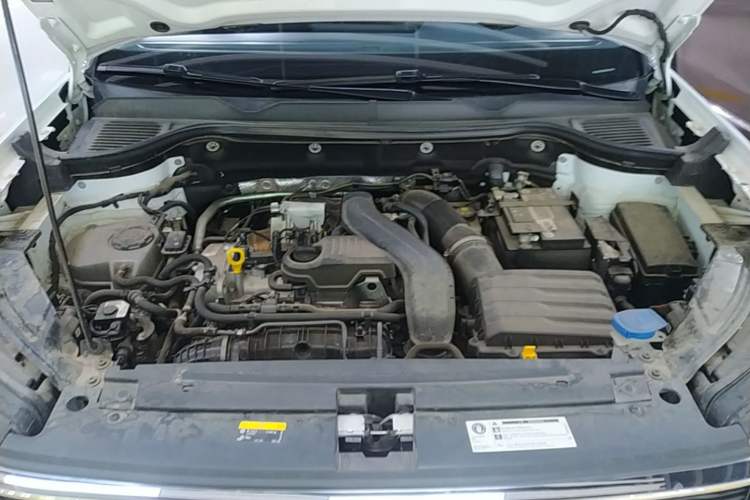 Used Volkswagen Tharu 2023 300TSI Two-Wheel-Drive Crescent Edition Engine Bay