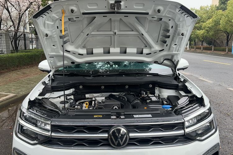 Used Volkswagen Tharu 2023 300TSI Two-Wheel-Drive Moonlight Edition Engine Bay