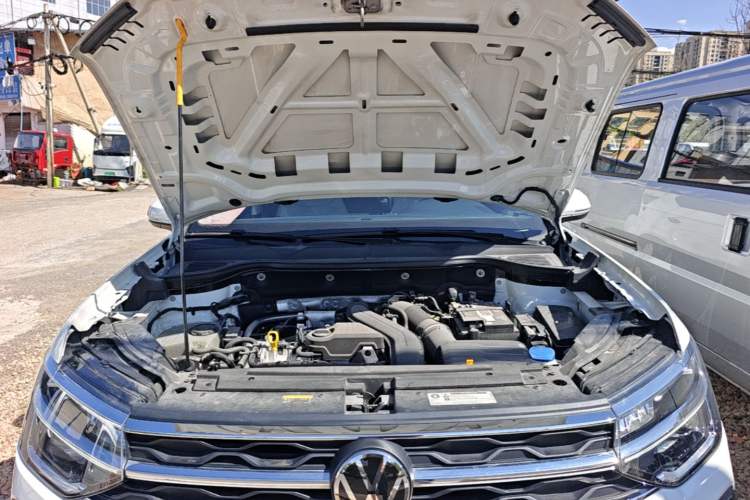 Used Volkswagen Tharu 2023 300TSI Two-Wheel-Drive Moonlight Edition Engine Bay