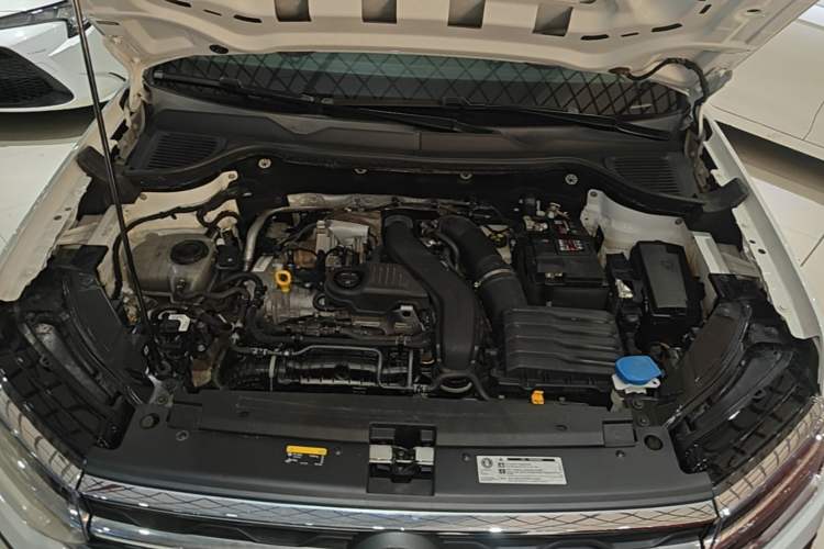 Used Volkswagen Tharu 2023 300TSI Two-Wheel-Drive Moonlight Edition Engine Bay