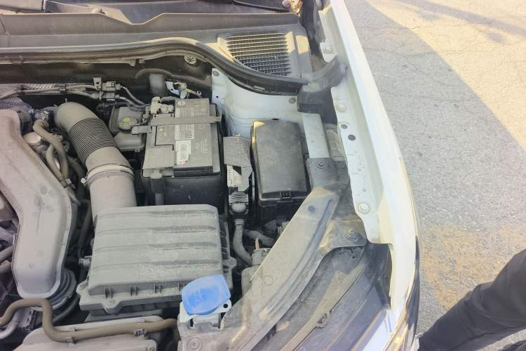 Used Volkswagen Tharu 2023 300TSI Two-Wheel-Drive Moonlight Edition Engine Bay Left