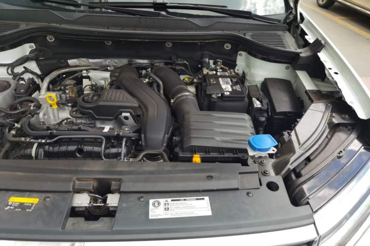 Used Volkswagen Tharu 2023 300TSI Two-Wheel-Drive Crescent Edition Engine Bay Left