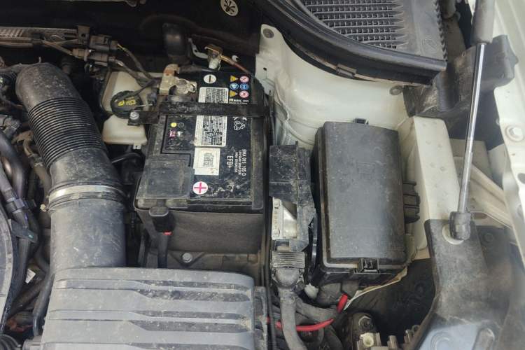 Used Volkswagen Tharu 2023 300TSI Two-Wheel-Drive Crescent Edition Engine Bay Left
