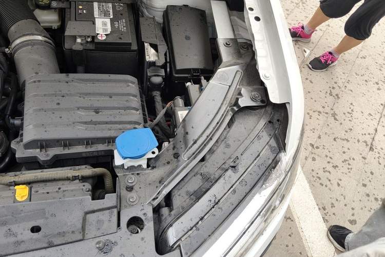 Used Volkswagen Tharu 2023 300TSI Two-Wheel-Drive Full Moon Edition Engine Bay Left