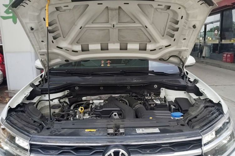 Used Volkswagen Tharu 2023 300TSI Two-Wheel-Drive Moonlight Edition Engine Bay