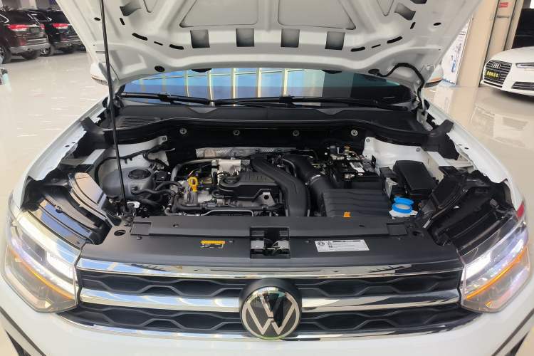 Used Volkswagen Tharu 2023 300TSI Two-Wheel-Drive Moonlight Edition Engine Bay