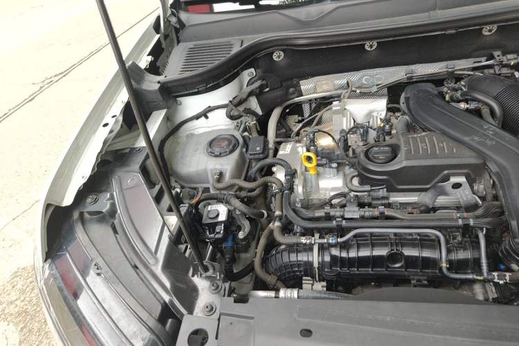 Used Volkswagen Tharu 2023 300TSI Two-Wheel-Drive Full Moon Edition Engine Bay Right