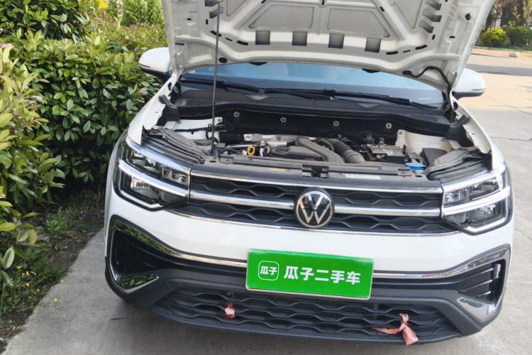 Used Volkswagen Tharu 2023 300TSI Two-Wheel-Drive Moonlight Edition Engine Bay Right