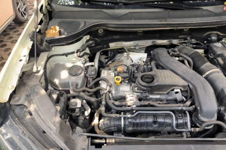 Used Volkswagen Tharu 2023 300TSI Two-Wheel-Drive Full Moon Edition Engine Bay Right
