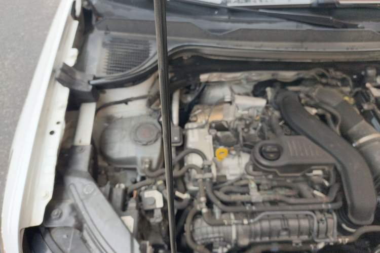 Used Volkswagen Tharu 2023 300TSI Two-Wheel-Drive Full Moon Edition Engine Bay Right