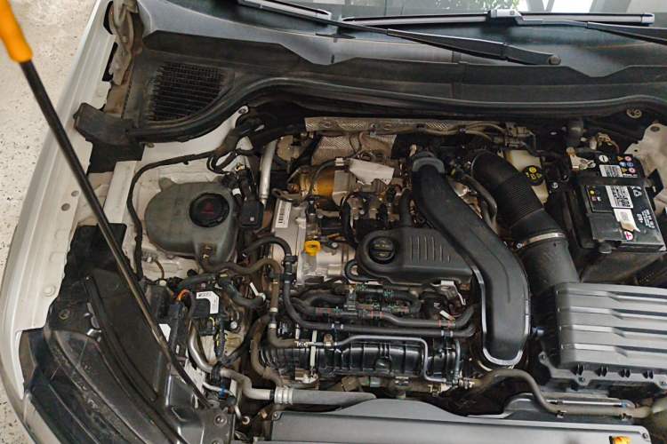 Used Volkswagen Tharu 2023 300TSI Two-Wheel-Drive Full Moon Edition Engine Bay Right