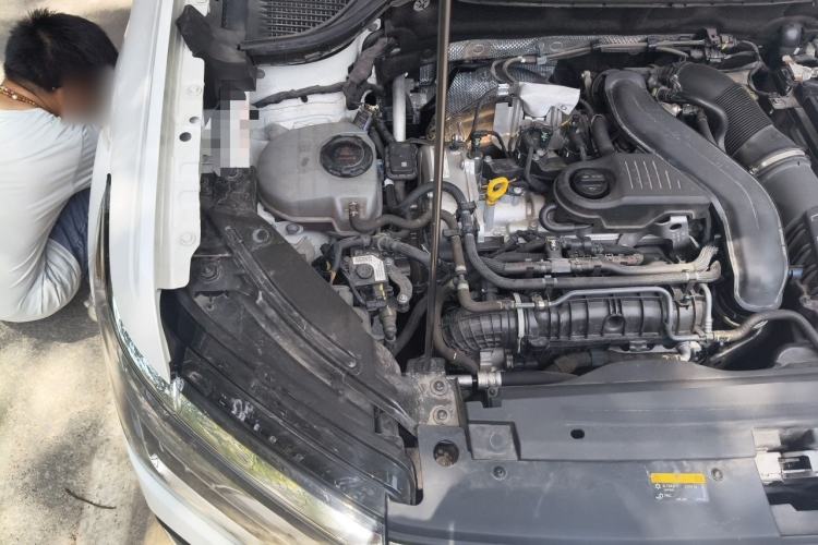 Used Volkswagen Tharu 2023 300TSI Two-Wheel-Drive Moonlight Edition Engine Bay Right