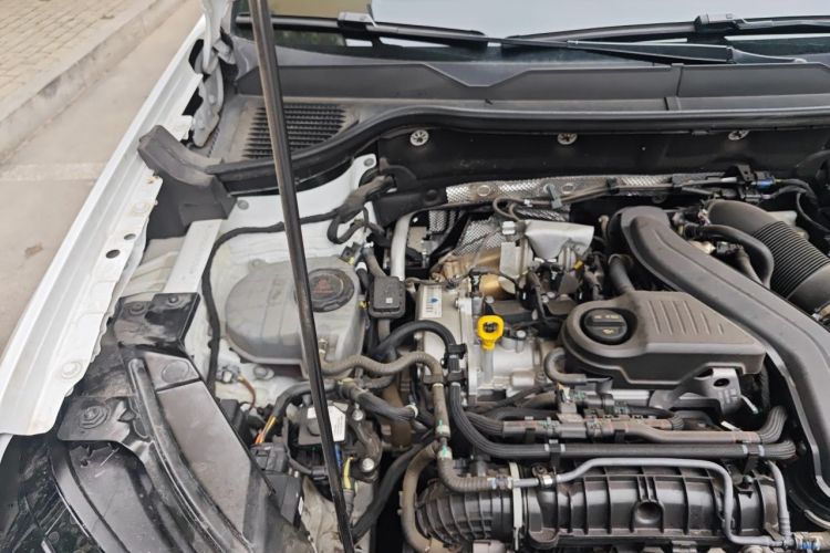 Used Volkswagen Tharu 2023 300TSI Two-Wheel-Drive Moonlight Edition Engine Bay Right