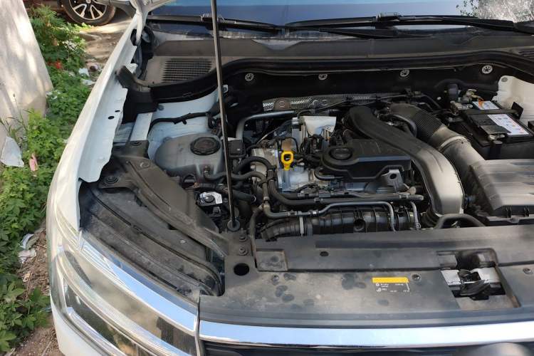 Used Volkswagen Tharu 2023 300TSI Two-Wheel-Drive Full Moon Edition Engine Bay Right
