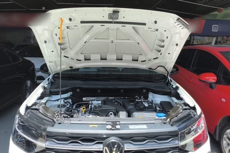 Used Volkswagen Tharu 2023 300TSI Two-Wheel-Drive Full Moon Edition Engine Bay