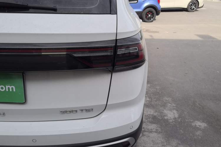 Used Volkswagen Tharu 2023 300TSI Two-Wheel-Drive Crescent Edition Exterior 3