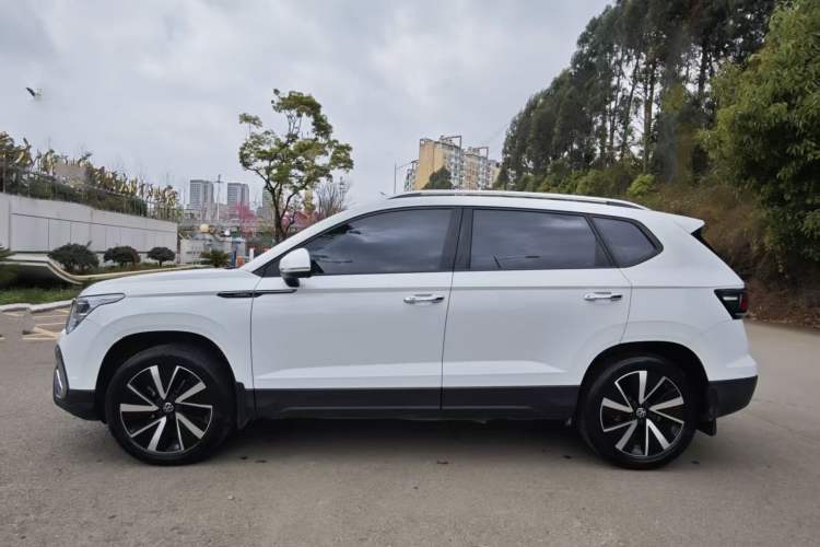 Used Volkswagen Tharu 2023 300TSI Two-Wheel-Drive Moonlight Edition Exterior 3
