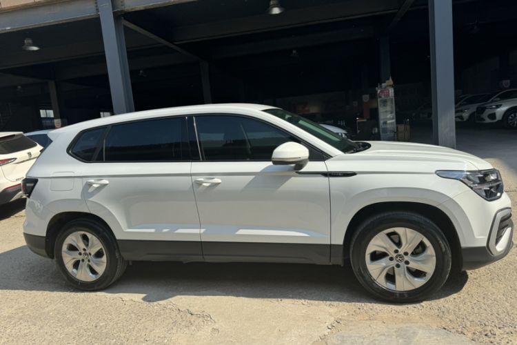 Used Volkswagen Tharu 2023 300TSI Two-Wheel-Drive Crescent Edition Exterior 4